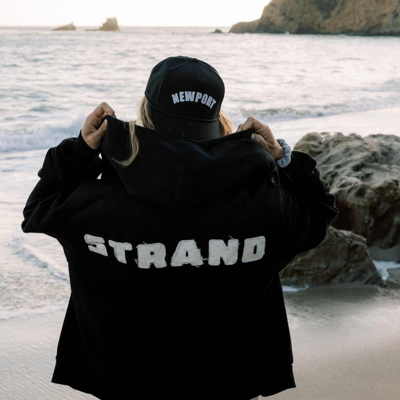 CROPPED STRAND ZIP UP (Pre-Order)
